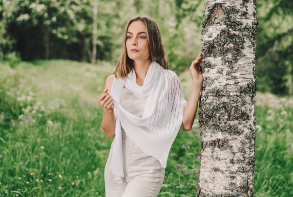 valkoinen kotimainen "Tilda" - huivi